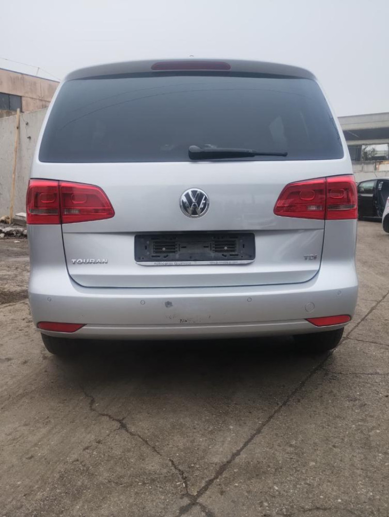 Volkswagen Touran Anno 2015 | Veicolo Intero | SOLO PER RICAMBI
