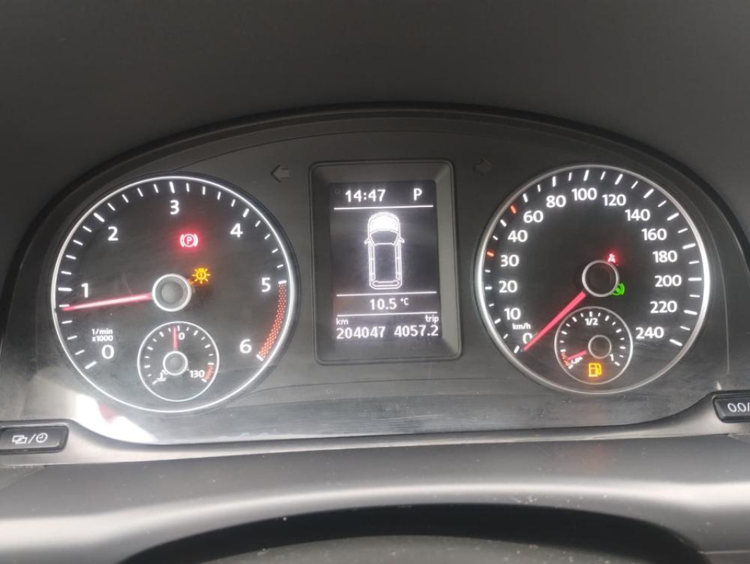 Volkswagen Touran Anno 2015 | Veicolo Intero | SOLO PER RICAMBI