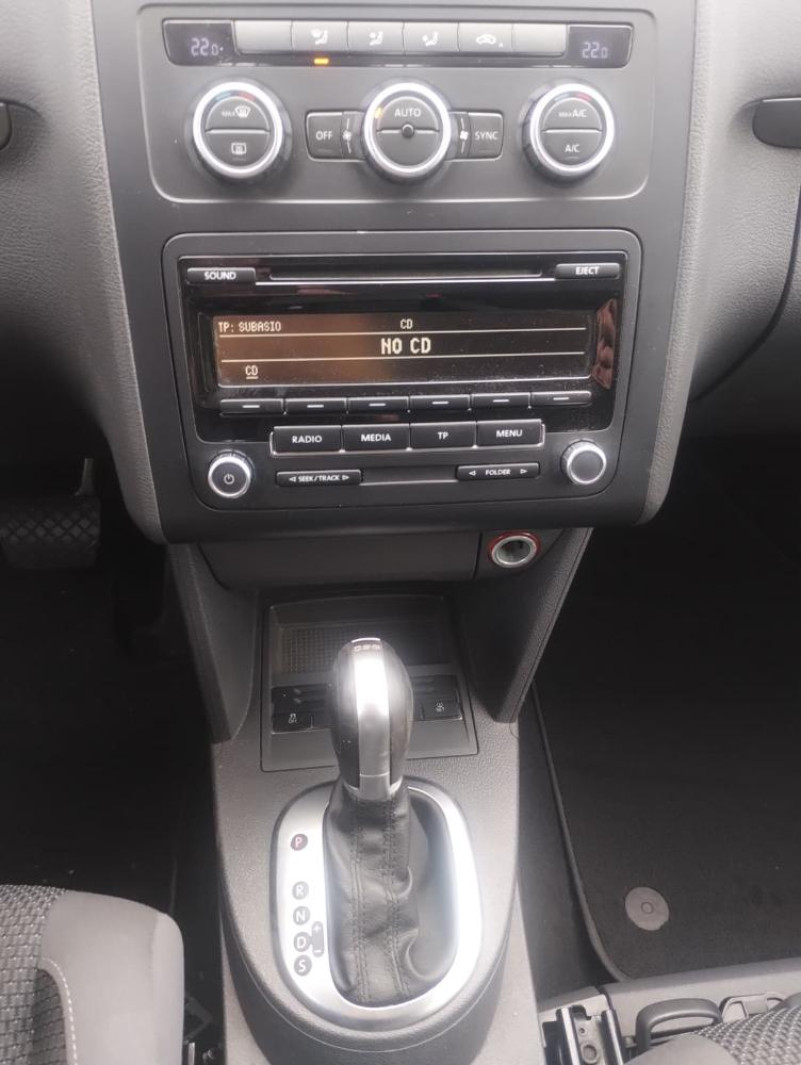 Volkswagen Touran Anno 2015 | Veicolo Intero | SOLO PER RICAMBI