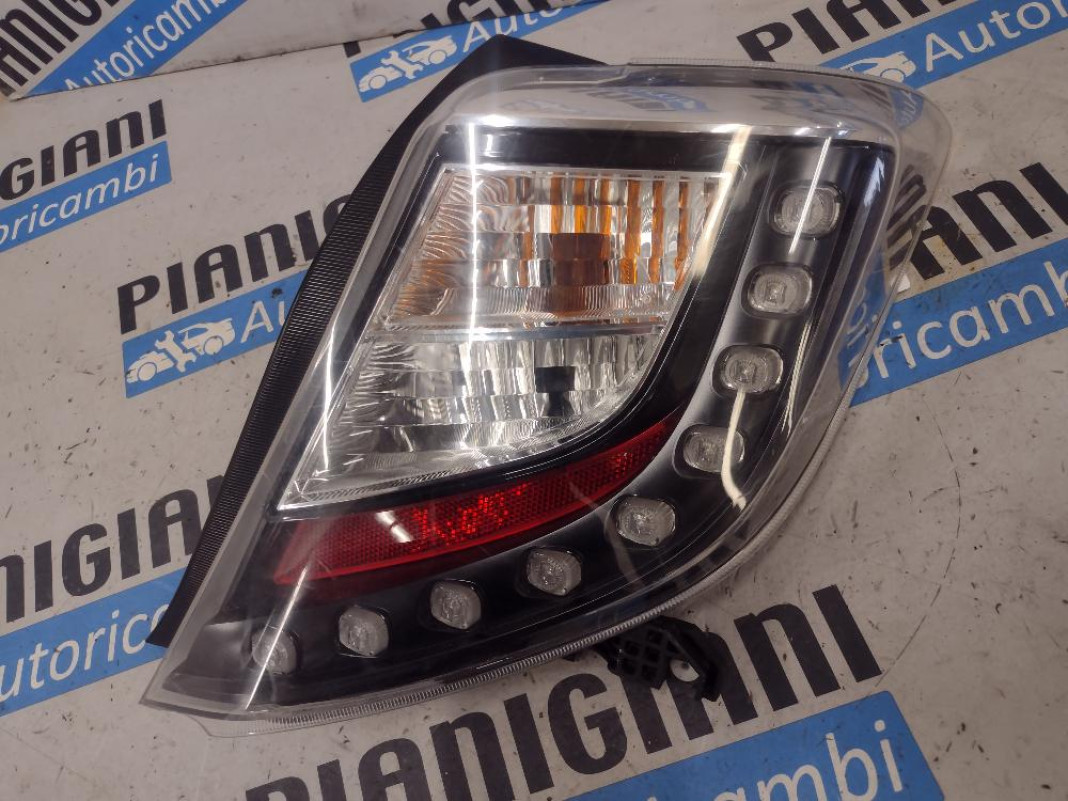 Fanale / Faro Posteriore Destro Toyota Yaris 2012