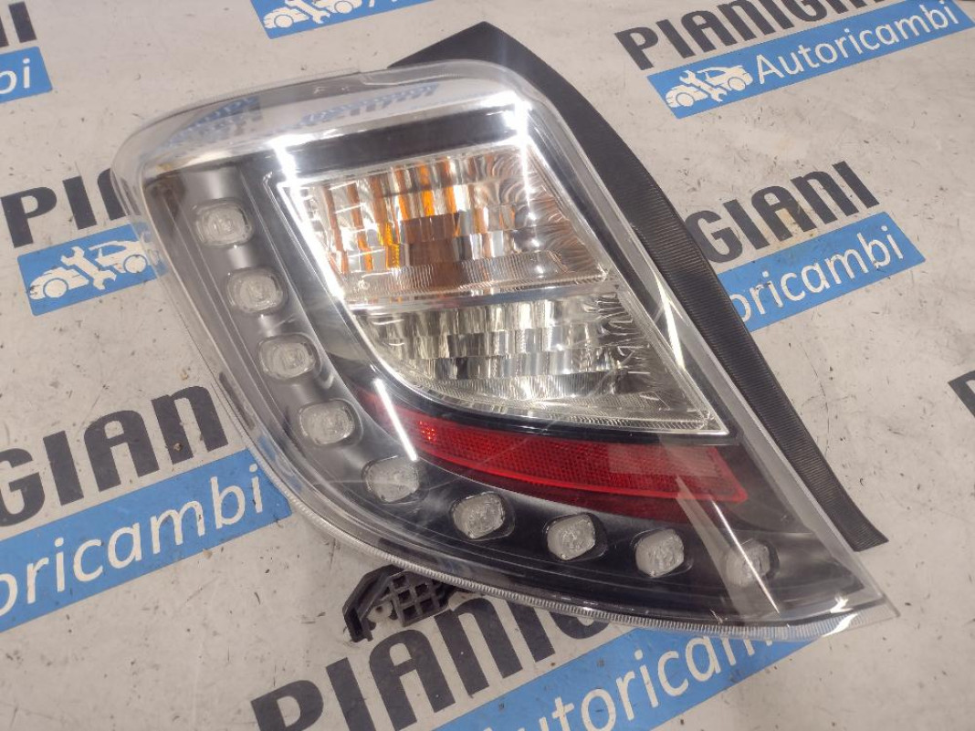 Fanale / Faro Posteriore Sinistro Toyota Yaris 2012
