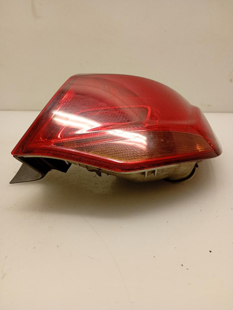Faro / Fanale Posteriore Destro Opel Astra J ber. 5p 2009 – 2012
