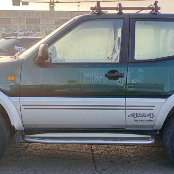 Nissan Terrano II (R20) 3p. Anno 1997 | Veicolo intero | SOLO PER RICAMBI