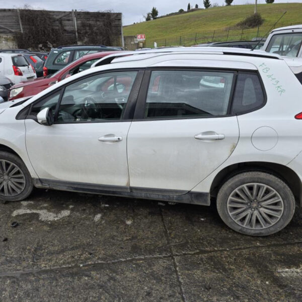 Peugeot 2008 Anno 2016 | Veicolo Intero | SOLO PER RICAMBI