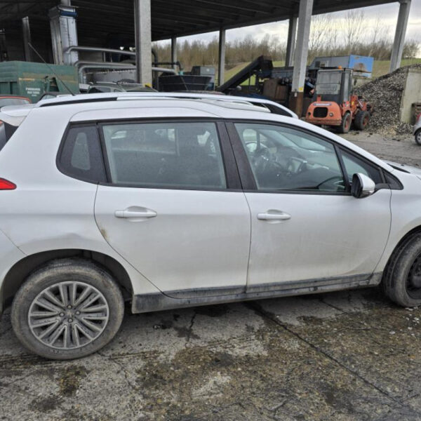 Peugeot 2008 Anno 2016 | Veicolo Intero | SOLO PER RICAMBI