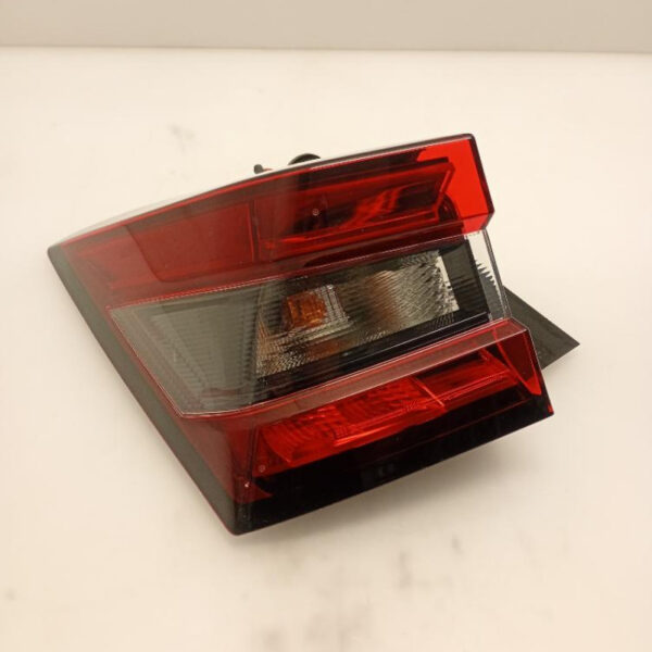 Faro / Fanale Posteriore Sinistro Nissan Juke (F16E) 2019 >