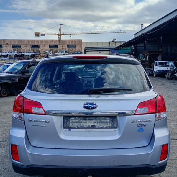 Subaru Outback Anno 2013 2.0D SW 110 KW EE20 | Veicolo Intero | SOLO PER RICAMBI