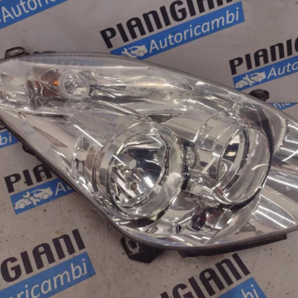 Proiettore / Faro anteriore destro Fiat Doblò 2012