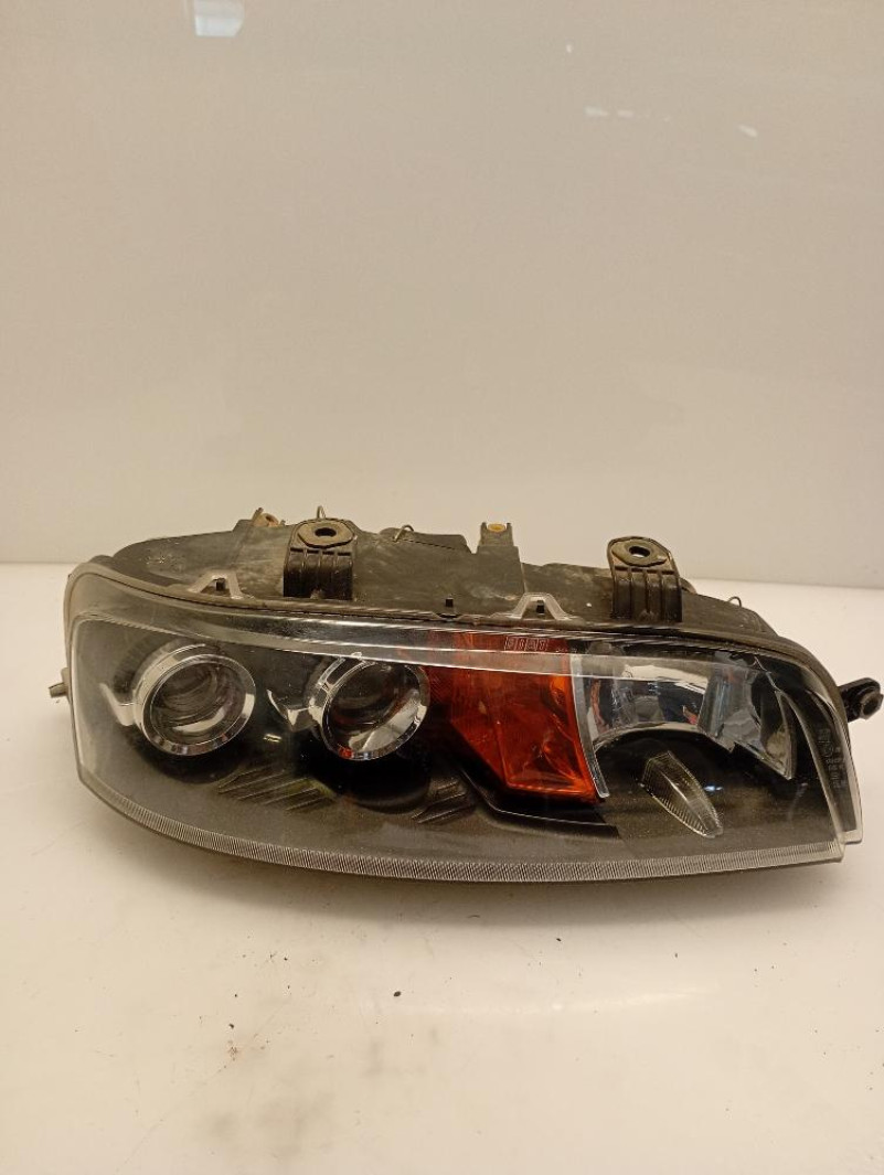 Faro / Proiettore Anteriore Destro Fiat Punto 2a Serie 1999 – 2003