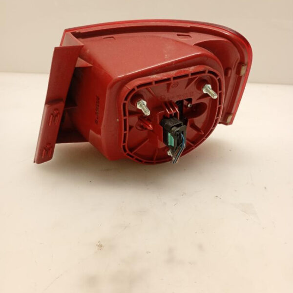Faro / Fanale Posteriore Sinistro Volkswagen Passat ber. 4p 2005 – 2010