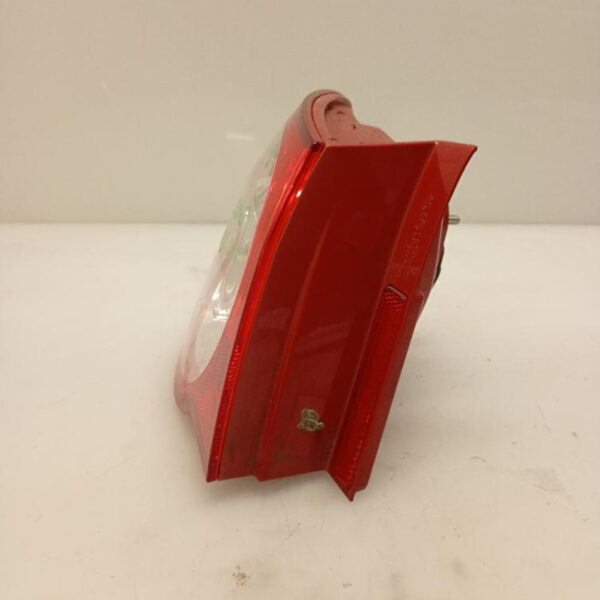 Faro / Fanale Posteriore Sinistro Volkswagen Passat ber. 4p 2005 – 2010