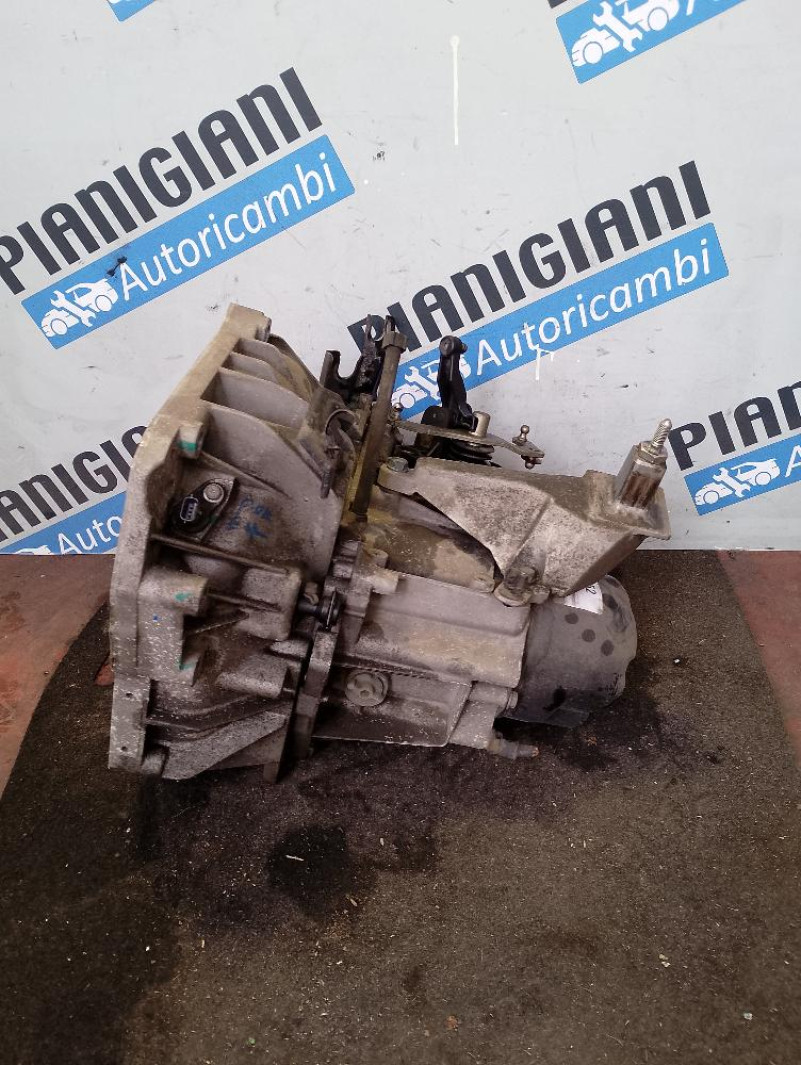 Cambio Nissan Micra HR12