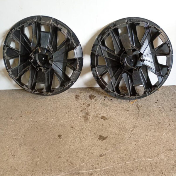 Coppia Borchie / Copricerchi Ruota Peugeot 208 R16 2024