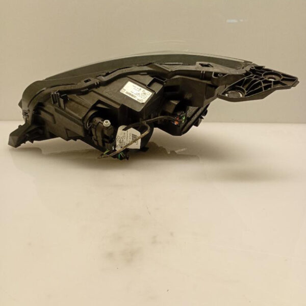 Faro / Fanale / Proiettore Anteriore destro Peugeot LED 208 2024