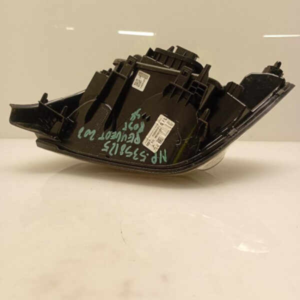 Faro / Fanale / Proiettore Posteriore Sinistro Peugeot 208 LED 2024