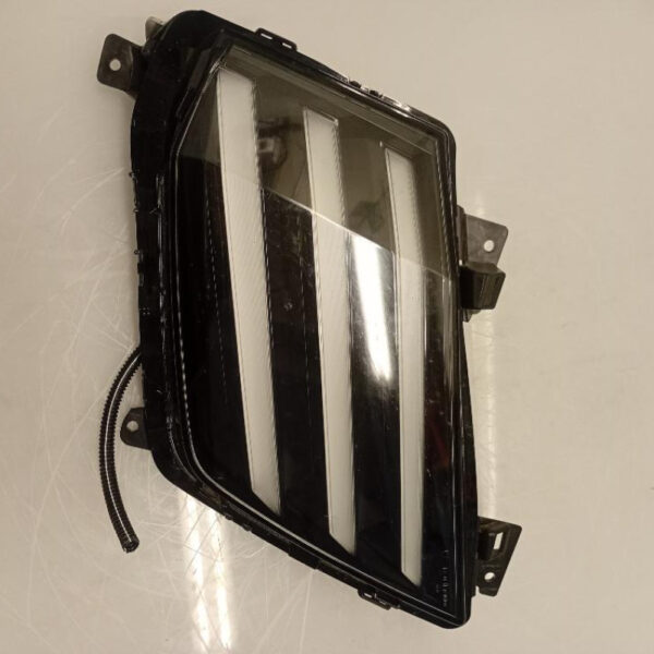 Luce Diurna / Faro / Fanale / Proiettore  Anteriore Destro Peugeot 208 LED 2024