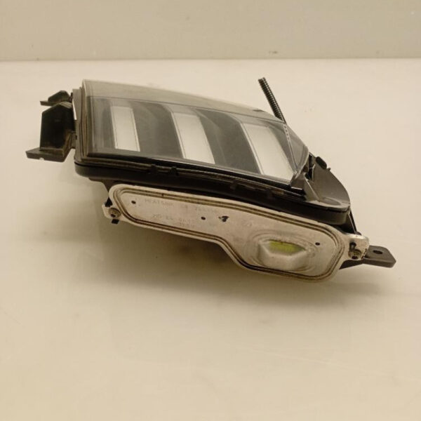 Luce Diurna / Faro / Fanale / Proiettore  Anteriore Destro Peugeot 208 LED 2024