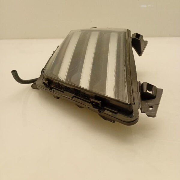 Luce Diurna / Faro / Fanale / Proiettore  Anteriore Destro Peugeot 208 LED 2024