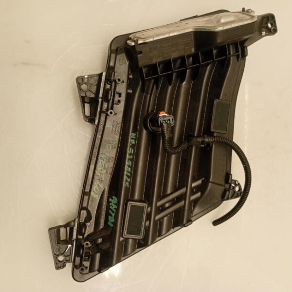 Luce Diurna / Faro / Fanale / Proiettore  Anteriore Destro Peugeot 208 LED 2024