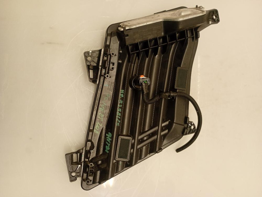 Luce Diurna / Faro / Fanale / Proiettore Anteriore Destro Peugeot 208 LED 2024