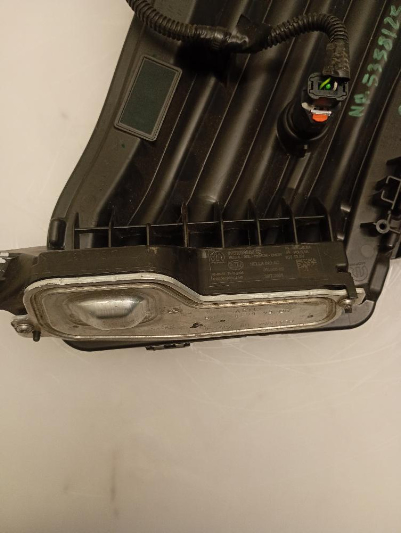 Luce Diurna / Faro / Fanale / Proiettore Anteriore Destro Peugeot 208 LED 2024