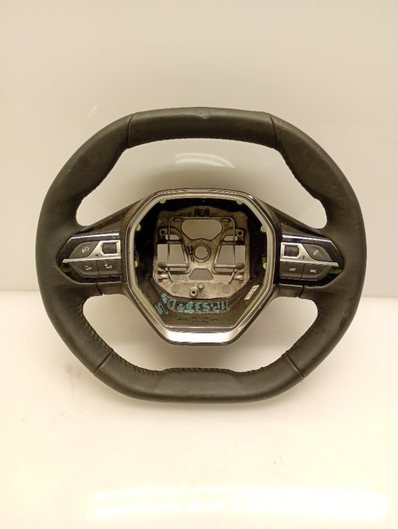 Volante Peugeot 208 2024