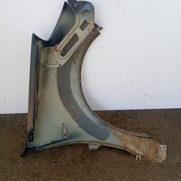 Parafango Anteriore Sinistro Dacia Sandero Stepway 2008 – 2012