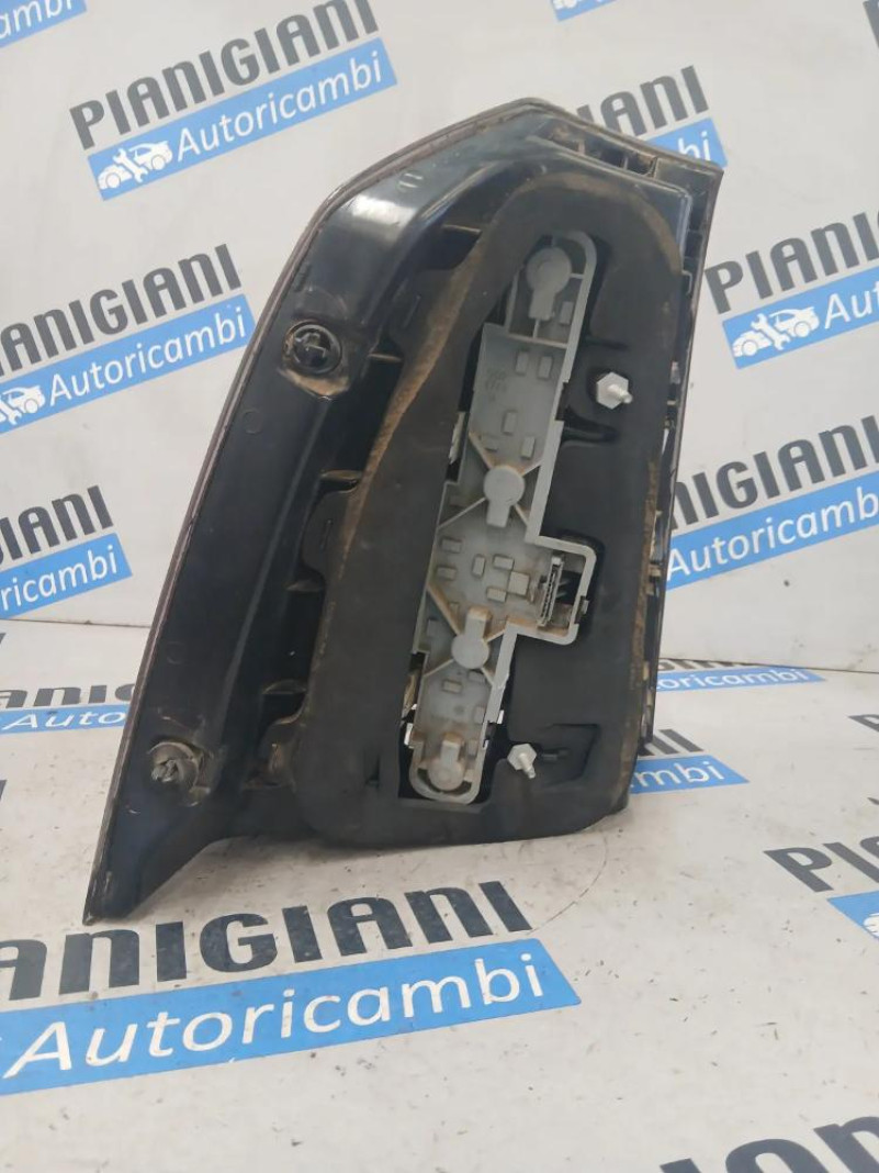 Fanale / Faro Posteriore Destro Opel Zafira Sw 2005 – 2010