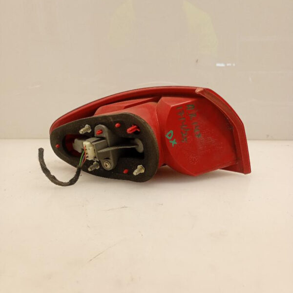 Faro / Fanale Posteriore Destro Alfa Romeo 147 2000 – 2004