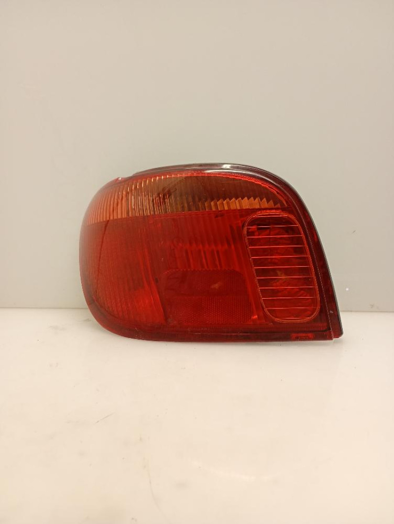 Faro / Fanale / Proiettore Posteriore Sinistro Toyota Yaris 2003 – 2005
