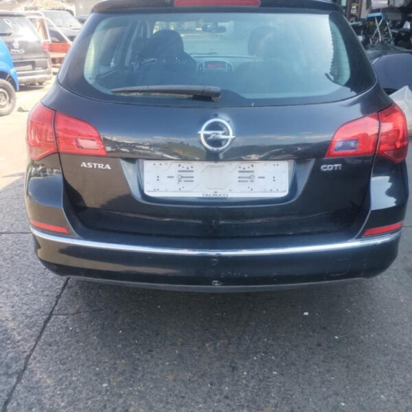Opel Astra J SW Anno 2013 | Veicolo Intero | SOLO PER RICAMBI