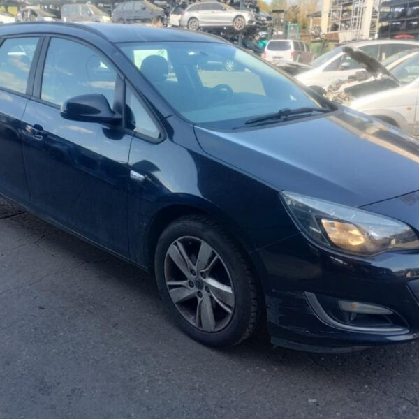 Opel Astra J SW Anno 2013 | Veicolo Intero | SOLO PER RICAMBI