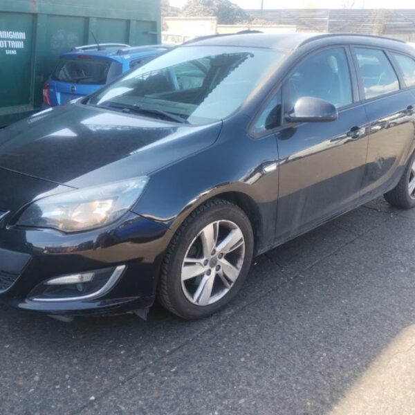 Opel Astra J SW Anno 2013 | Veicolo Intero | SOLO PER RICAMBI