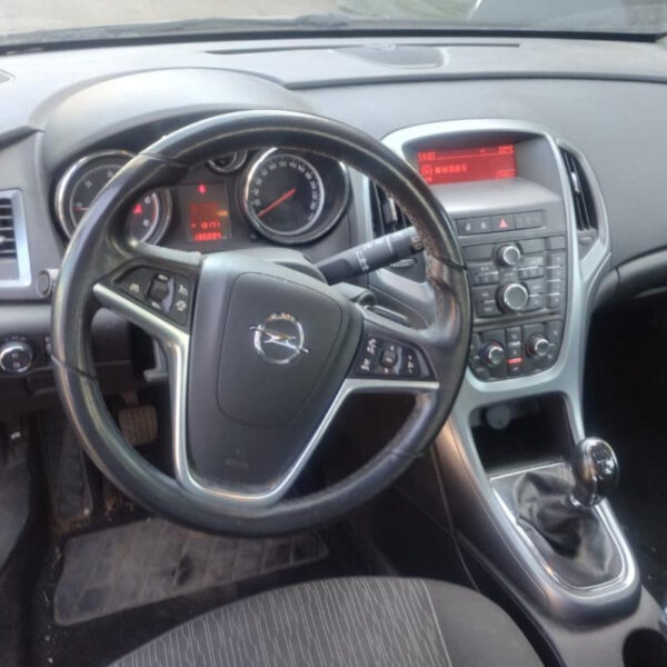 Opel Astra J SW Anno 2013 | Veicolo Intero | SOLO PER RICAMBI