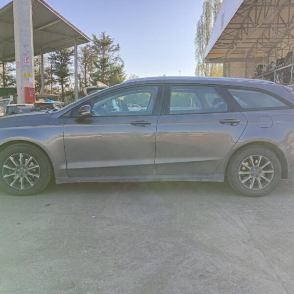 Ford Mondeo SW (CNG) Anno 2016 | Veicolo Intero | SOLO PER RICAMBI