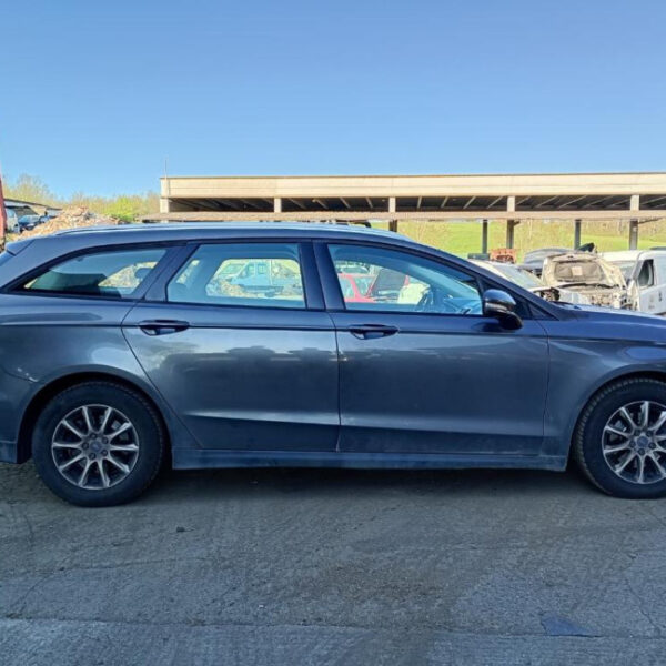 Ford Mondeo SW (CNG) Anno 2016 | Veicolo Intero | SOLO PER RICAMBI