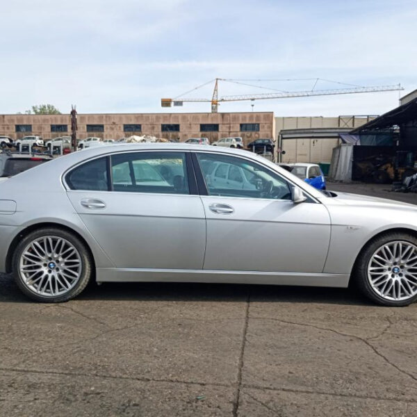 BMW Serie 7 (E65/E66) Anno 2006 | Veicolo Intero | SOLO PER RICAMBI