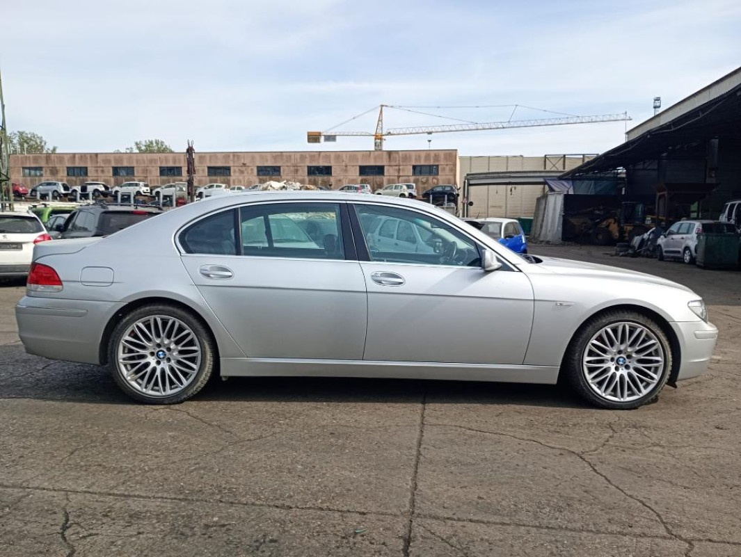 BMW Serie 7 (E65/E66) Anno 2006 | Veicolo Intero | SOLO PER RICAMBI