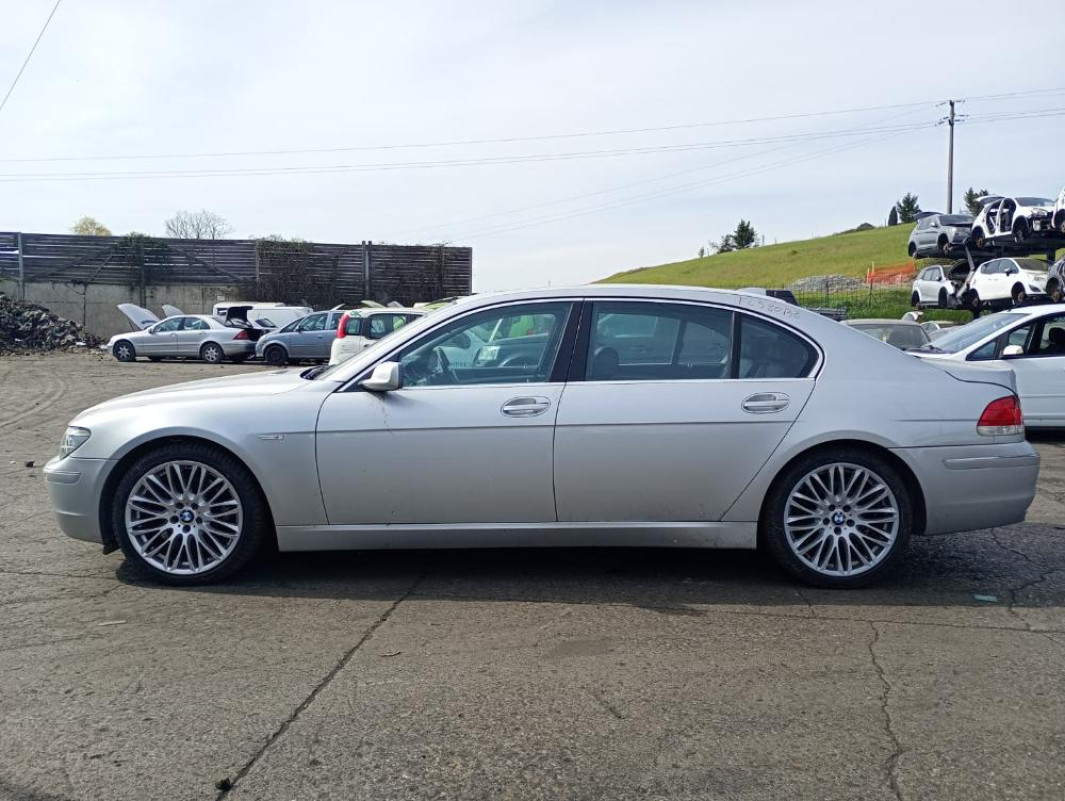 BMW Serie 7 (E65/E66) Anno 2006 | Veicolo Intero | SOLO PER RICAMBI