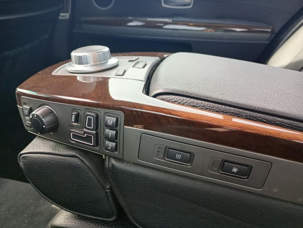 BMW Serie 7 (E65/E66) Anno 2006 | Veicolo Intero | SOLO PER RICAMBI