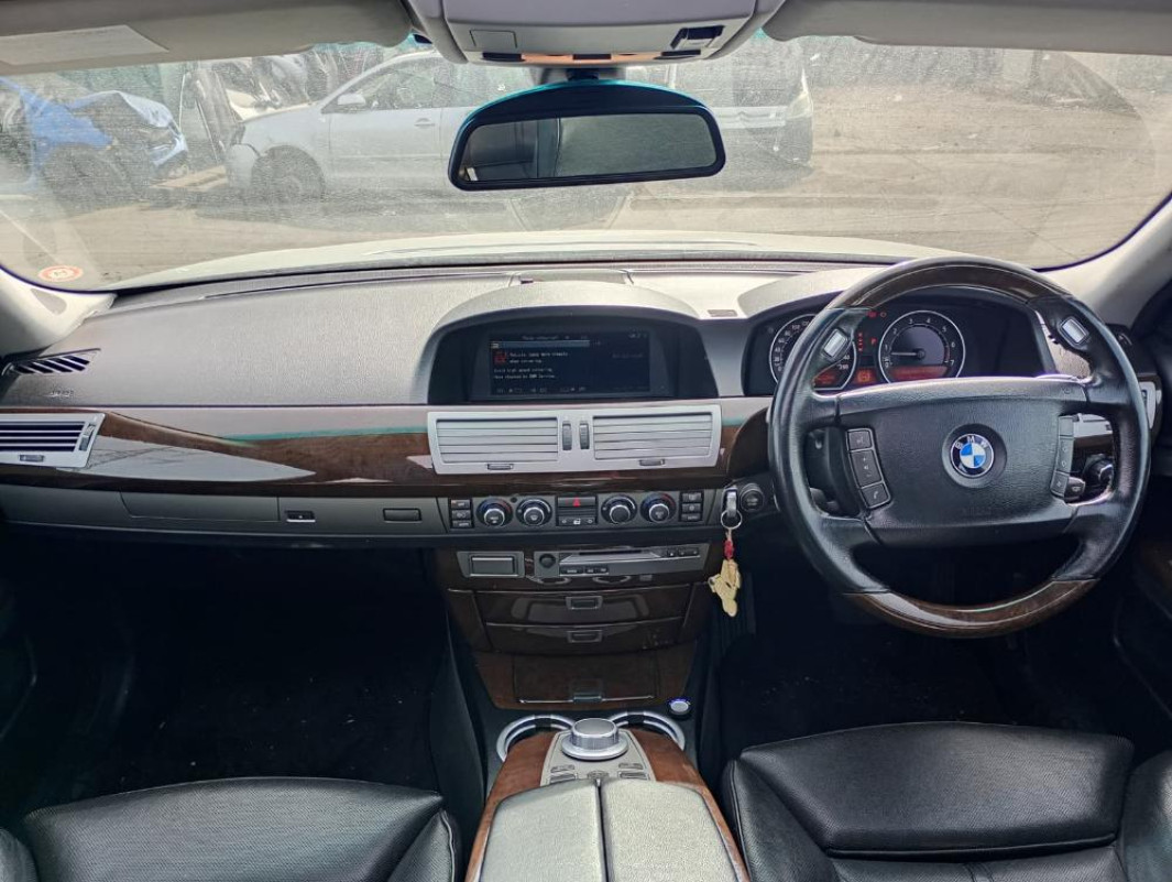 BMW Serie 7 (E65/E66) Anno 2006 | Veicolo Intero | SOLO PER RICAMBI