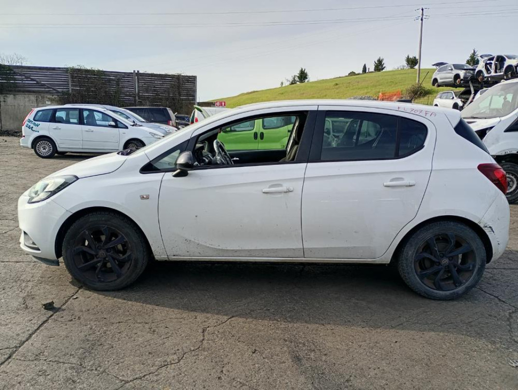 Opel Corsa E Anno 2017 | Veicolo Intero | SOLO PER RICAMBI