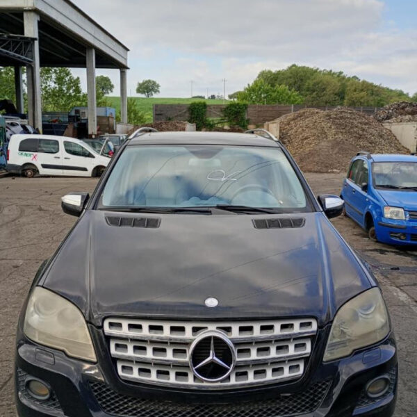 Mercedes-Benz Classe M W164 Restyling Anno 2009 | Veicolo intero | SOLO PER RICAMBI