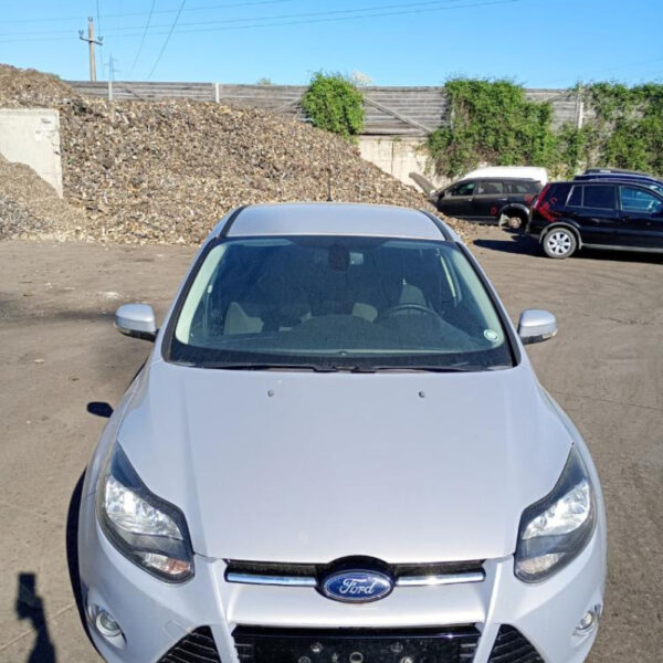 Ford Focus (CB8) Anno 2012 | Veicolo Intero | SOLO PER RICAMBI