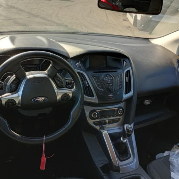 Ford Focus (CB8) Anno 2012 | Veicolo Intero | SOLO PER RICAMBI