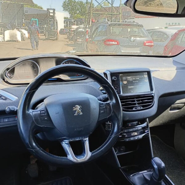 Peugeot 2008 Anno 2015 | Veicolo Intero | SOLO PER RICAMBI