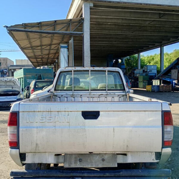 Nissan Pick-Up (D22) King Cab Anno 1999 | Veicolo Intero | SOLO PER RICAMBI
