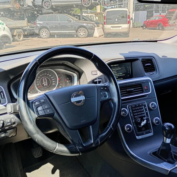 Volvo V60 SW Anno 2015 | Veicolo Intero | SOLO PER RICAMBI
