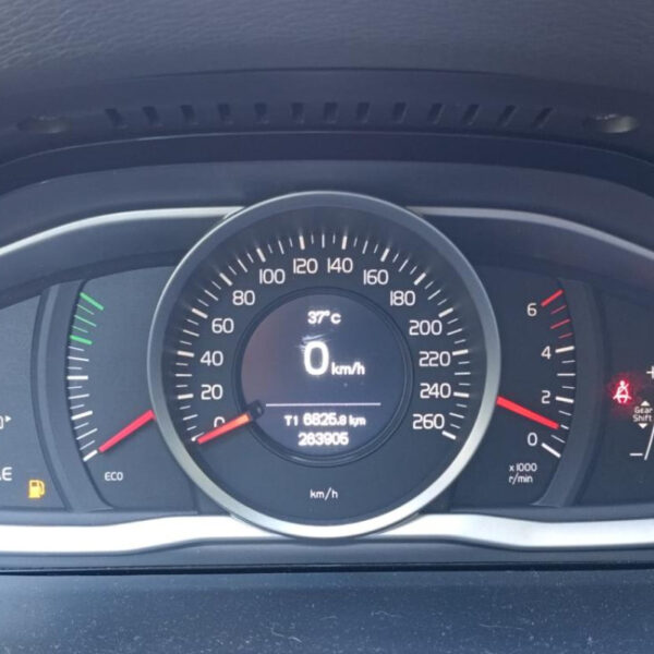 Volvo V60 SW Anno 2015 | Veicolo Intero | SOLO PER RICAMBI