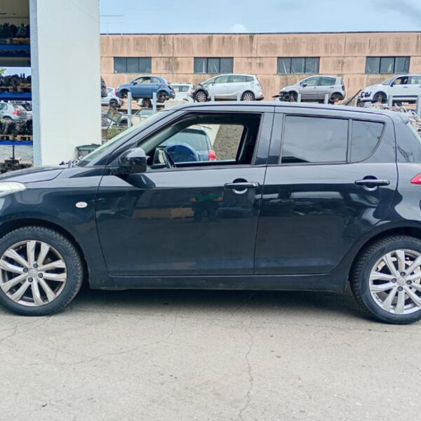 Suzuki Swift Anno 2015 | Veicolo Intero | SOLO PER RICAMBI